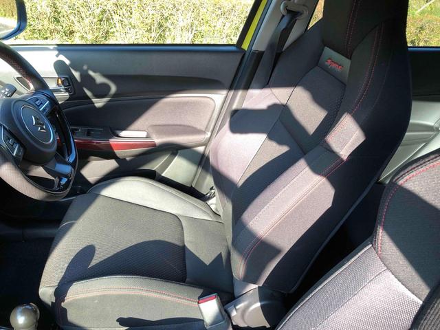 スイフトスポーツ ベースグレード　６速　グレッディ　エアインクスキット　外品ラジエター　１７インチホイールエンケイＰＦ０１　ドライブレコーダー　ＥＴＣ　ナビ　ＴＶ　　衝突被害軽減システムＬＥＤヘッドランプ　スマートキー　シートヒーター（59枚目）