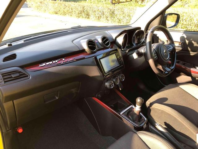 スイフトスポーツ ベースグレード　６速　グレッディ　エアインクスキット　外品ラジエター　１７インチホイールエンケイＰＦ０１　ドライブレコーダー　ＥＴＣ　ナビ　ＴＶ　　衝突被害軽減システムＬＥＤヘッドランプ　スマートキー　シートヒーター（60枚目）