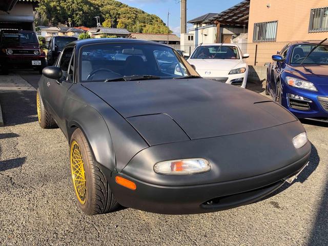 ユーノスロードスター Ｓスペシャル　５ＭＴ　テイン車高調　ハードトップ　モモステアリング　１５インチアルミホイール　オーバーフェンダー　ＣＤ　Ｂｌｕｅｔｏｏｔｈ　替つや消しブラック塗装　エアコン（17枚目）