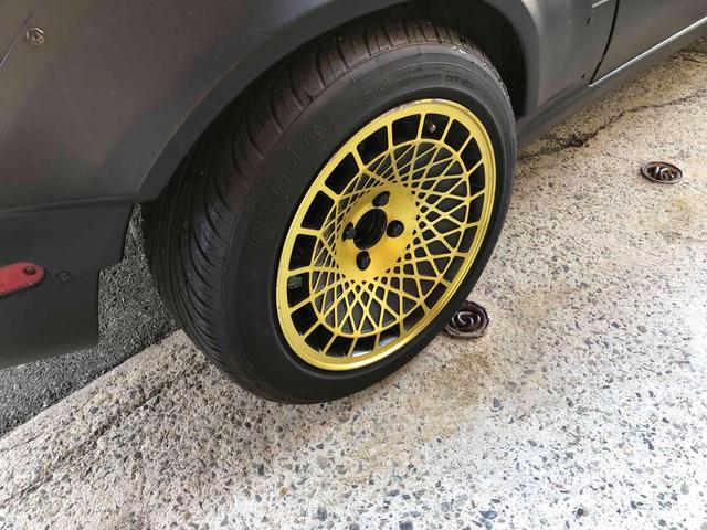 ユーノスロードスター Ｓスペシャル　５ＭＴ　テイン車高調　ハードトップ　モモステアリング　１５インチアルミホイール　オーバーフェンダー　ＣＤ　Ｂｌｕｅｔｏｏｔｈ　替つや消しブラック塗装　エアコン（23枚目）