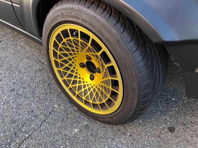 ユーノスロードスター Ｓスペシャル　５ＭＴ　テイン車高調　ハードトップ　モモステアリング　１５インチアルミホイール　オーバーフェンダー　ＣＤ　Ｂｌｕｅｔｏｏｔｈ　替つや消しブラック塗装　エアコン（24枚目）