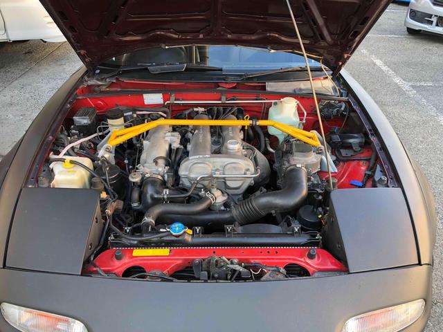 ユーノスロードスター Ｓスペシャル　５ＭＴ　テイン車高調　ハードトップ　モモステアリング　１５インチアルミホイール　オーバーフェンダー　ＣＤ　Ｂｌｕｅｔｏｏｔｈ　替つや消しブラック塗装　エアコン（29枚目）