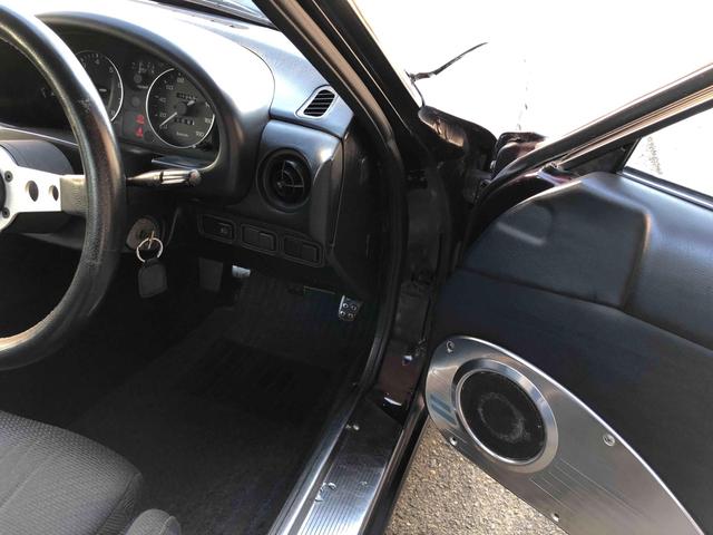 ユーノスロードスター Ｓスペシャル　５ＭＴ　テイン車高調　ハードトップ　モモステアリング　１５インチアルミホイール　オーバーフェンダー　ＣＤ　Ｂｌｕｅｔｏｏｔｈ　替つや消しブラック塗装　エアコン（33枚目）