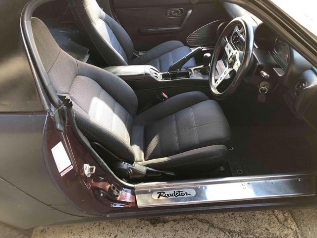 ユーノスロードスター Ｓスペシャル　５ＭＴ　テイン車高調　ハードトップ　モモステアリング　１５インチアルミホイール　オーバーフェンダー　ＣＤ　Ｂｌｕｅｔｏｏｔｈ　替つや消しブラック塗装　エアコン（34枚目）