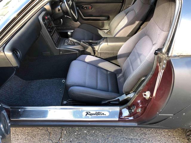 ユーノスロードスター Ｓスペシャル　５ＭＴ　テイン車高調　ハードトップ　モモステアリング　１５インチアルミホイール　オーバーフェンダー　ＣＤ　Ｂｌｕｅｔｏｏｔｈ　替つや消しブラック塗装　エアコン（40枚目）