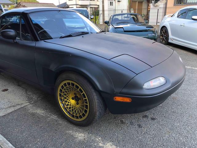 ユーノスロードスター Ｓスペシャル　５ＭＴ　テイン車高調　ハードトップ　モモステアリング　１５インチアルミホイール　オーバーフェンダー　ＣＤ　Ｂｌｕｅｔｏｏｔｈ　替つや消しブラック塗装　エアコン（60枚目）