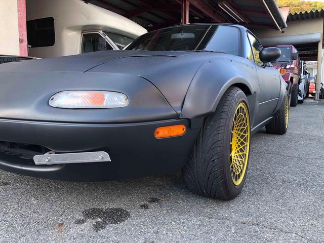 ユーノスロードスター Ｓスペシャル　５ＭＴ　テイン車高調　ハードトップ　モモステアリング　１５インチアルミホイール　オーバーフェンダー　ＣＤ　Ｂｌｕｅｔｏｏｔｈ　替つや消しブラック塗装　エアコン（61枚目）