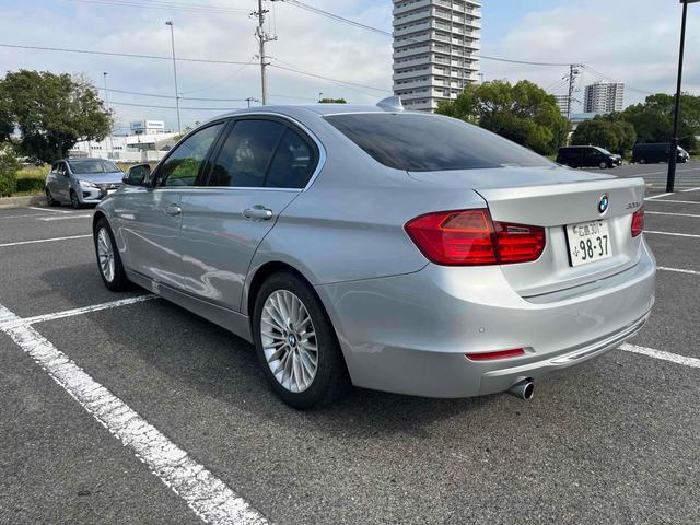 ３シリーズ 　ドライブレコーダー　バックカメラ　ナビ　クリアランスソナー　オートクルーズコントロール　アルミホイール　ターボ　スマートキー　アイドリングストップ　パワーシート　シートヒーター　ＡＴ　盗難防止　ＡＢＳ（11枚目）