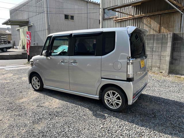 N-BOXカスタム G・Lパッケージ ETC 両側スライド・片側電動 ナビ TV HID スマートキー アイドリングストップ 電動格納ミラー ベンチシート CVT 盗難防止システム ABS ESC CD DVD再生 アルミホイール(12枚目)