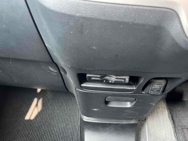 N-BOXカスタム G・Lパッケージ ETC 両側スライド・片側電動 ナビ TV HID スマートキー アイドリングストップ 電動格納ミラー ベンチシート CVT 盗難防止システム ABS ESC CD DVD再生 アルミホイール(37枚目)