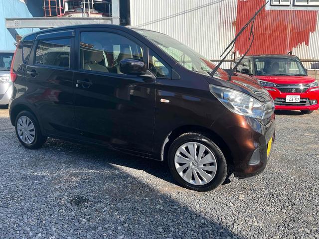 デイズ Ｊ　ＥＴＣ　衝突被害軽減システム　キーレスエントリー　電動格納ミラー　ベンチシート　ＣＶＴ　ＡＢＳ　ＥＳＣ　衝突安全ボディ　エアコン　パワーステアリング　パワーウィンドウ（4枚目）