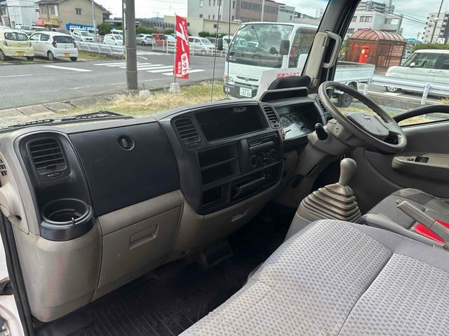 アトラストラック 　Ｗキャブ　トラック　ＭＴ　後輪ダブル　エアコン　パワーウィンドウ　運転席エアバッグ（4枚目）