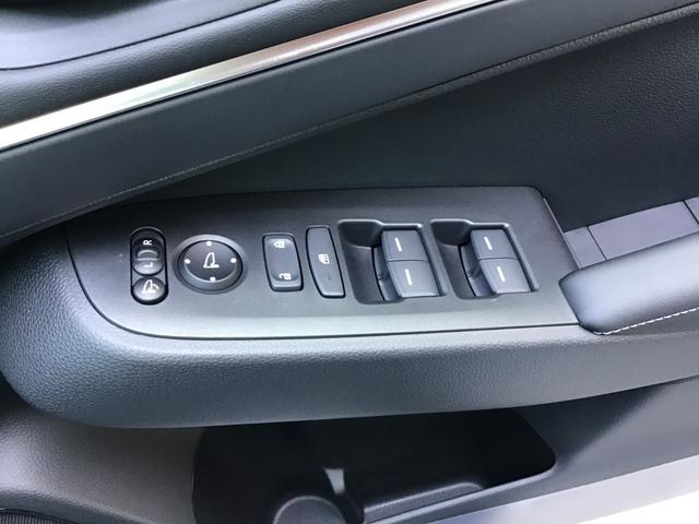 ヴェゼル e:HEV Z バックカメラ クリアランスソナー オートクルーズコントロール レーンアシスト 衝突被害軽減システム オートライト LEDヘッドランプ 電動リアゲート アルミホイール スマートキー 電動格納ミラー(13枚目)