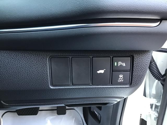 ヴェゼル e:HEV Z バックカメラ クリアランスソナー オートクルーズコントロール レーンアシスト 衝突被害軽減システム オートライト LEDヘッドランプ 電動リアゲート アルミホイール スマートキー 電動格納ミラー(12枚目)