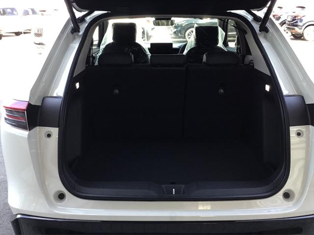 ヴェゼル e:HEV Z バックカメラ クリアランスソナー オートクルーズコントロール レーンアシスト 衝突被害軽減システム オートライト LEDヘッドランプ 電動リアゲート アルミホイール スマートキー 電動格納ミラー(21枚目)