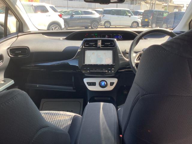 プリウス Sセーフティプラス ETC クリアランスソナー レーンアシスト オートクルーズコントロール パークアシスト 衝突被害軽減システム バックカメラ TV アルミホイール オートマチックハイビーム オートライト(25枚目)