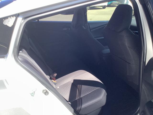 プリウス Sセーフティプラス ETC クリアランスソナー レーンアシスト オートクルーズコントロール パークアシスト 衝突被害軽減システム バックカメラ TV アルミホイール オートマチックハイビーム オートライト(33枚目)