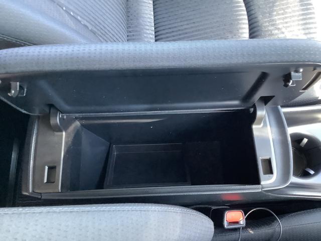 プリウス Sセーフティプラス ETC クリアランスソナー レーンアシスト オートクルーズコントロール パークアシスト 衝突被害軽減システム バックカメラ TV アルミホイール オートマチックハイビーム オートライト(40枚目)