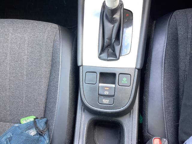 フィット ホーム　ＥＴＣ　バックカメラ　クリアランスソナー　オートクルーズコントロール　レーンアシスト　衝突被害軽減システム　オートライト　ＬＥＤヘッドランプ　スマートキー　電動格納ミラー　ＣＶＴ　盗難防止システム（10枚目）