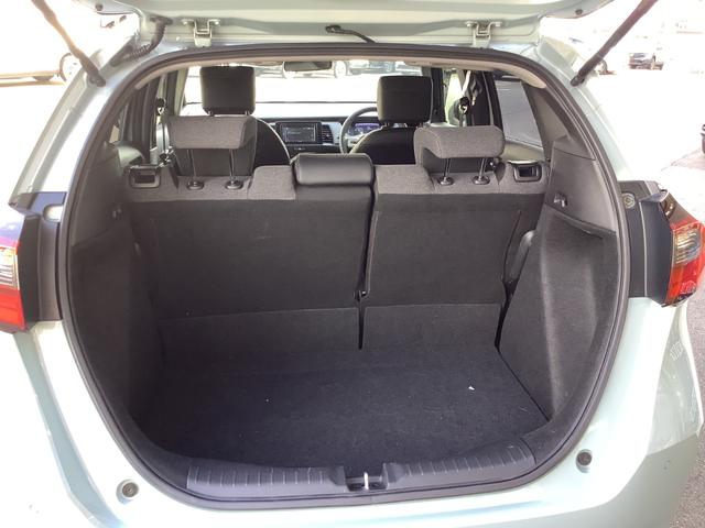 フィット ホーム　ＥＴＣ　バックカメラ　クリアランスソナー　オートクルーズコントロール　レーンアシスト　衝突被害軽減システム　オートライト　ＬＥＤヘッドランプ　スマートキー　電動格納ミラー　ＣＶＴ　盗難防止システム（21枚目）