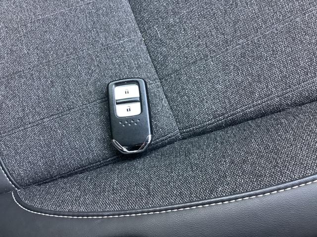 フィット ホーム　ＥＴＣ　バックカメラ　クリアランスソナー　オートクルーズコントロール　レーンアシスト　衝突被害軽減システム　オートライト　ＬＥＤヘッドランプ　スマートキー　電動格納ミラー　ＣＶＴ　盗難防止システム（24枚目）