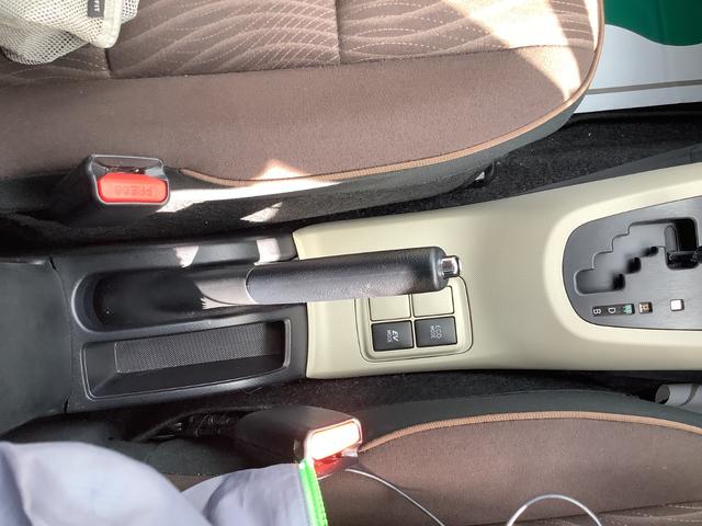 アクア Ｇ　ドライブレコーダー　ＥＴＣ　バックカメラ　アルミホイール　オートライト　スマートキー　電動格納ミラー　ＣＶＴ　衝突安全ボディ　ＡＢＳ　ＥＳＣ　エアコン　パワーステアリング　パワーウィンドウ（10枚目）