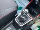 必ず使用するシフトレバー。確りと確認したいですね。