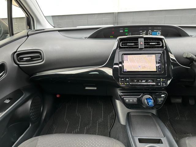 プリウス Ｓ　サンルーフ　モデリスタエアロ　純正ナビ　バックカメラ　フルセグ　Ｂｌｕｅｔｏｏｔｈ　ＣＤ　ＤＶＤ　レーダークルーズ　オートハイビーム　ドライブレコーダー　ＥＴＣ　ＬＥＤヘッドライト　クリアランスソナー（26枚目）