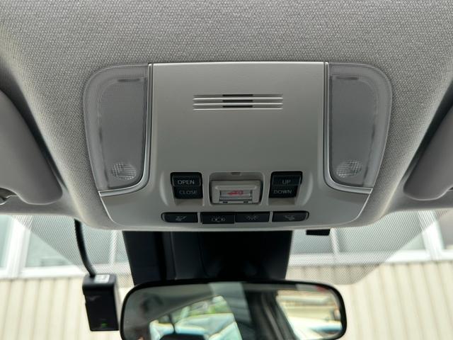 プリウス Ｓ　サンルーフ　モデリスタエアロ　純正ナビ　バックカメラ　フルセグ　Ｂｌｕｅｔｏｏｔｈ　ＣＤ　ＤＶＤ　レーダークルーズ　オートハイビーム　ドライブレコーダー　ＥＴＣ　ＬＥＤヘッドライト　クリアランスソナー（27枚目）