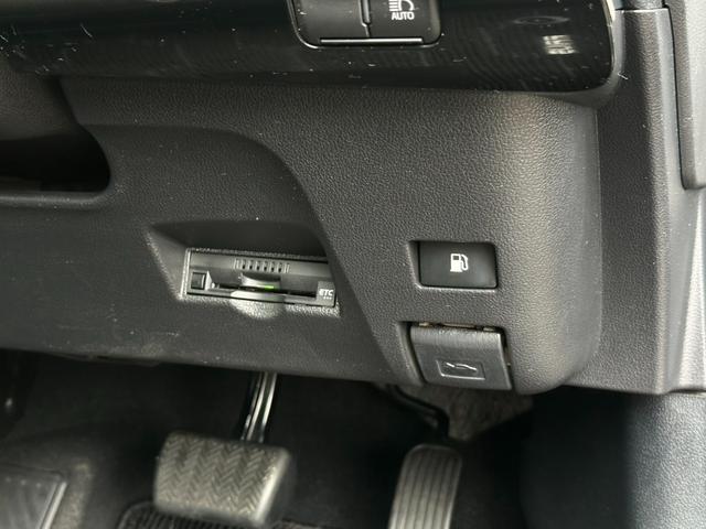 プリウス Ｓ　サンルーフ　モデリスタエアロ　純正ナビ　バックカメラ　フルセグ　Ｂｌｕｅｔｏｏｔｈ　ＣＤ　ＤＶＤ　レーダークルーズ　オートハイビーム　ドライブレコーダー　ＥＴＣ　ＬＥＤヘッドライト　クリアランスソナー（41枚目）