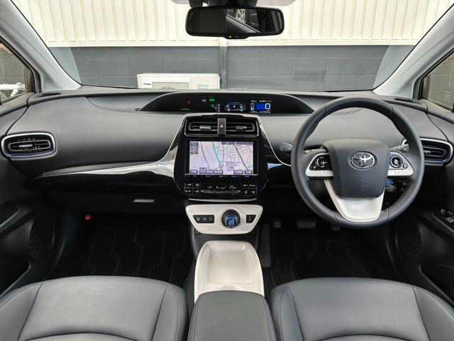 プリウス Aツーリングセレクション 純正9インチナビ HUD シートヒーター レーダークルーズ オートハイビーム クリソナ BSM LEDヘッドライト 17インチAW ブラックレザー ETC フルセグ バックカメラ Bluetooth(2枚目)