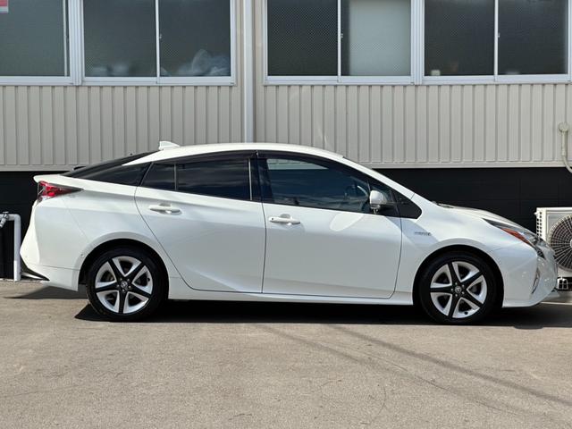 プリウス Aツーリングセレクション 純正9インチナビ HUD シートヒーター レーダークルーズ オートハイビーム クリソナ BSM LEDヘッドライト 17インチAW ブラックレザー ETC フルセグ バックカメラ Bluetooth(6枚目)