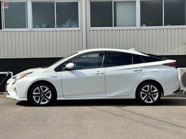 プリウス Aツーリングセレクション 純正9インチナビ HUD シートヒーター レーダークルーズ オートハイビーム クリソナ BSM LEDヘッドライト 17インチAW ブラックレザー ETC フルセグ バックカメラ Bluetooth(7枚目)