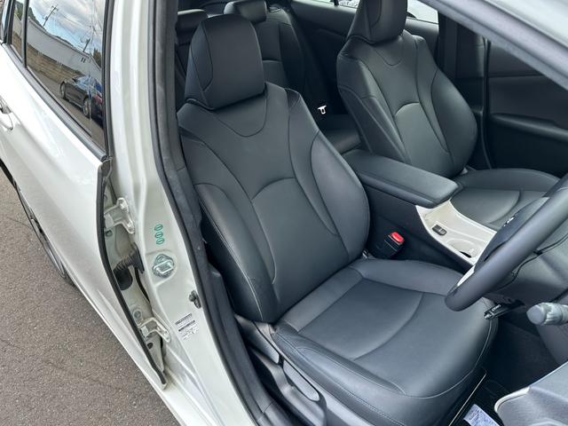 プリウス Aツーリングセレクション 純正9インチナビ HUD シートヒーター レーダークルーズ オートハイビーム クリソナ BSM LEDヘッドライト 17インチAW ブラックレザー ETC フルセグ バックカメラ Bluetooth(11枚目)