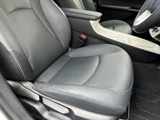 プリウス Aツーリングセレクション 純正9インチナビ HUD シートヒーター レーダークルーズ オートハイビーム クリソナ BSM LEDヘッドライト 17インチAW ブラックレザー ETC フルセグ バックカメラ Bluetooth(13枚目)