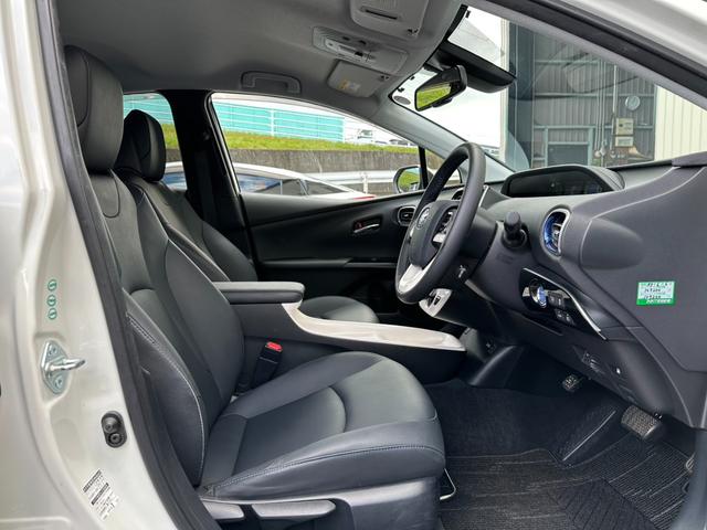 プリウス Aツーリングセレクション 純正9インチナビ HUD シートヒーター レーダークルーズ オートハイビーム クリソナ BSM LEDヘッドライト 17インチAW ブラックレザー ETC フルセグ バックカメラ Bluetooth(14枚目)