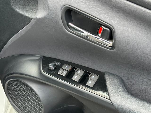 プリウス Aツーリングセレクション 純正9インチナビ HUD シートヒーター レーダークルーズ オートハイビーム クリソナ BSM LEDヘッドライト 17インチAW ブラックレザー ETC フルセグ バックカメラ Bluetooth(17枚目)