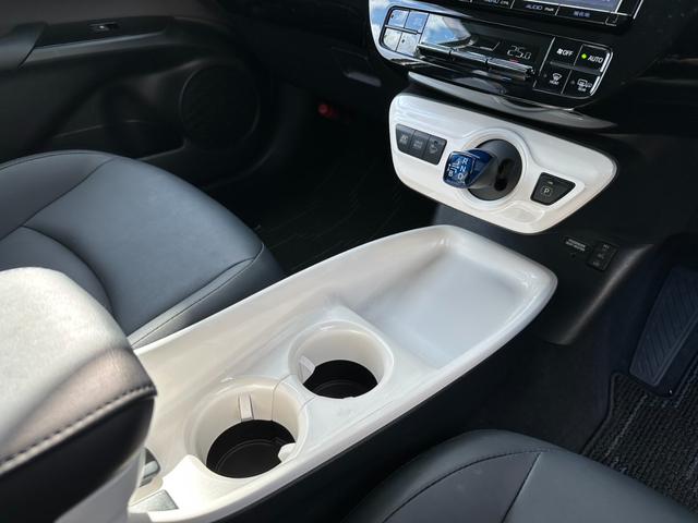 プリウス Aツーリングセレクション 純正9インチナビ HUD シートヒーター レーダークルーズ オートハイビーム クリソナ BSM LEDヘッドライト 17インチAW ブラックレザー ETC フルセグ バックカメラ Bluetooth(42枚目)