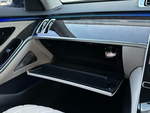 Sクラス S500 4マチック AMGライン レザーエクスクルーシブPKG ベーシックPKG 3Dブルメスター 3Dコックピット HUD 白革 パノラマルーフ 360°カメラ パフュームアトマイザー アンビエントライト 前後ドラレコ クリソナ(33枚目)