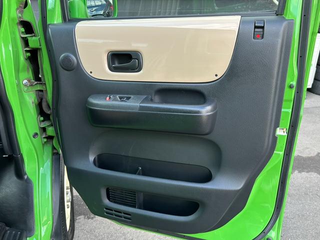 バモスホビオ 　モデスト　ステップバン仕様　全塗装　シートカバー　ナビ　Ｂｌｕｅｔｏｏｔｈ　フルセグＴＶ　ＤＶＤ　ＣＤ　モケットカバー　キーレス　デュアルスライドドア　前席パワーウインドウ　エアコン　エアバック（16枚目）