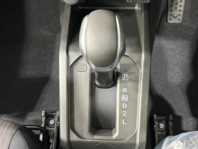 XC 4WD 届出済未使用車 セーフティサポート シートヒーター LEDヘッド クルーズコントロール レーンキープアシスト スマートキー オートライト 革巻きステアリング フォグライト(21枚目)