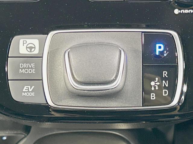 アクア Ｚ　モデリスタエアロ　純正１０．５型ナビ　全周囲カメラ　禁煙車　衝突軽減装置　レーダークルーズ　デジタルインナーミラー　ブライドスポットモニター　ハーフレザー　パワーシート　ＬＥＤヘッド／フォグ（24枚目）