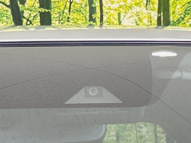 ノート ｅ－パワー　Ｘ　純正ナビ　バックカメラ　衝突被害軽減　禁煙車　コーナーセンサー　スマートキー　車線逸脱警報　オートライト　オートエアコン　純正１５インチアルミ　Ｂｌｕｅｔｏｏｔｈ　ＣＤ　フルセグ（5枚目）