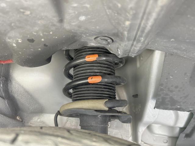 ノート ｅ－パワー　Ｘ　純正ナビ　バックカメラ　衝突被害軽減　禁煙車　コーナーセンサー　スマートキー　車線逸脱警報　オートライト　オートエアコン　純正１５インチアルミ　Ｂｌｕｅｔｏｏｔｈ　ＣＤ　フルセグ（20枚目）