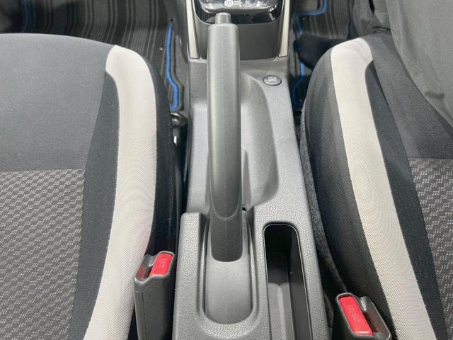 ノート ｅ－パワー　Ｘ　純正ナビ　バックカメラ　衝突被害軽減　禁煙車　コーナーセンサー　スマートキー　車線逸脱警報　オートライト　オートエアコン　純正１５インチアルミ　Ｂｌｕｅｔｏｏｔｈ　ＣＤ　フルセグ（25枚目）