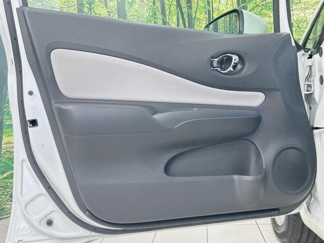 ノート ｅ－パワー　Ｘ　禁煙車　衝突軽減装置　車線逸脱警報　踏み間違い防止装置　ハイビームアシスト　スマートキー　ＥＴＣ　フロント／バックソナー　純正１５インチアルミ　電動格納ミラー　バニティミラー　盗難防止システム（50枚目）