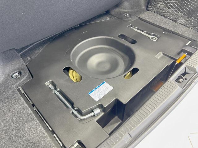 クラウン ロイヤルサルーン　純正８型ナビ　バックカメラ　禁煙車　クルーズコントロール　ＨＩＤヘッド　フルセグ　ＥＴＣ　パワーシート　フロントフォグランプ　スマートキー　木目調革巻きハンドル　サイド／カーテン／ニーエアバック（47枚目）