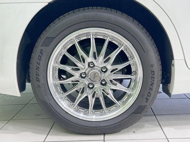 クラウン ロイヤルサルーン　純正８型ナビ　バックカメラ　禁煙車　クルーズコントロール　ＨＩＤヘッド　フルセグ　ＥＴＣ　パワーシート　フロントフォグランプ　スマートキー　木目調革巻きハンドル　サイド／カーテン／ニーエアバック（50枚目）