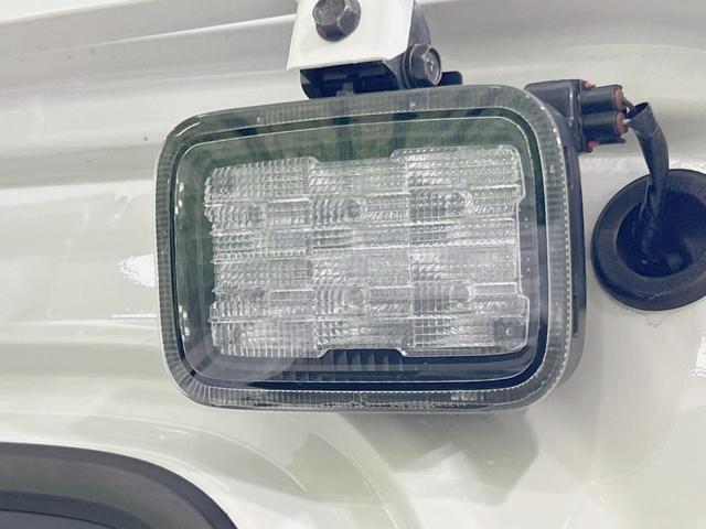 ハイゼットトラック ＥＸＴ　衝突被害軽減　禁煙車　ドラレコ　コーナーセンサー　スマートキー　車線逸脱警報　オートライト　オートハイビーム　ＬＥＤ大型荷台作業灯　純正１２インチアルミ　ＣＤ　ＬＥＤフォグ（31枚目）