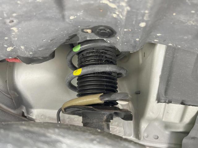 ノート Ｘ　純正ナビ　全周囲カメラ　衝突軽減　禁煙車　コーナーセンサー　スマートキー　ＥＴＣ　車線逸脱警報　オートライト／エアコン　Ｂｌｕｅｔｏｏｔｈ　ＤＶＤ／ＣＤ再生　フルセグ　アイドリングストップ（20枚目）